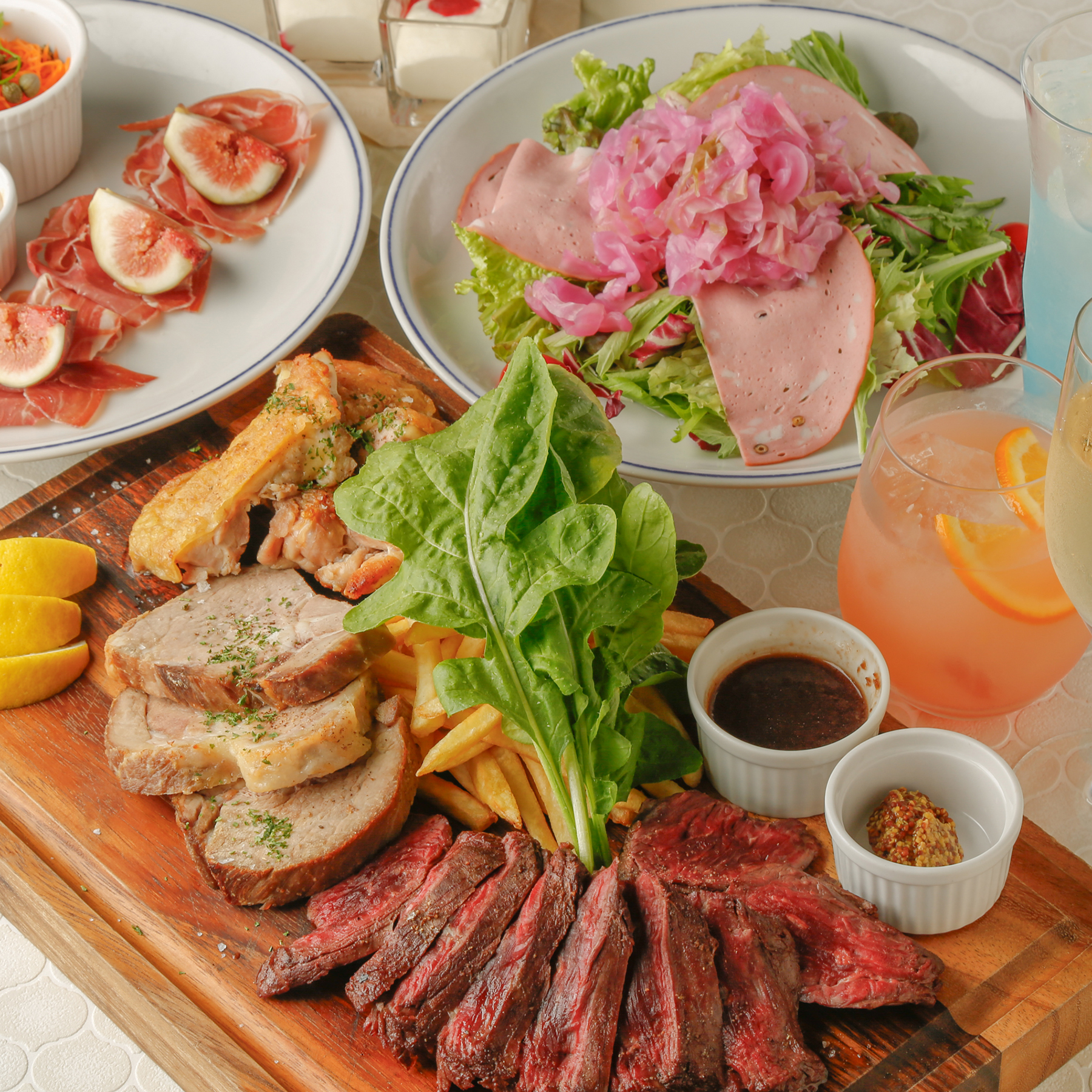 【スタンダードプラン+飲み放題 2時間付】合コンや3名様以上の飲み会におすすめ!存在感抜群の肉盛り合わせをメインにボリューム満足のシェアプラン♪90種以上の豊富な飲み放題付き 6,000円